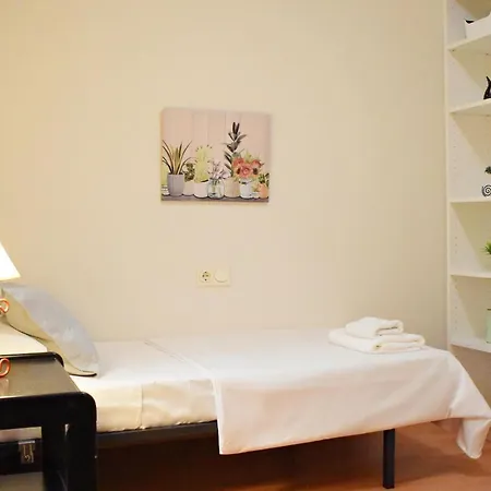 Encina's Home: Bonito De Dos Cerca Del Centro Historico Málaga